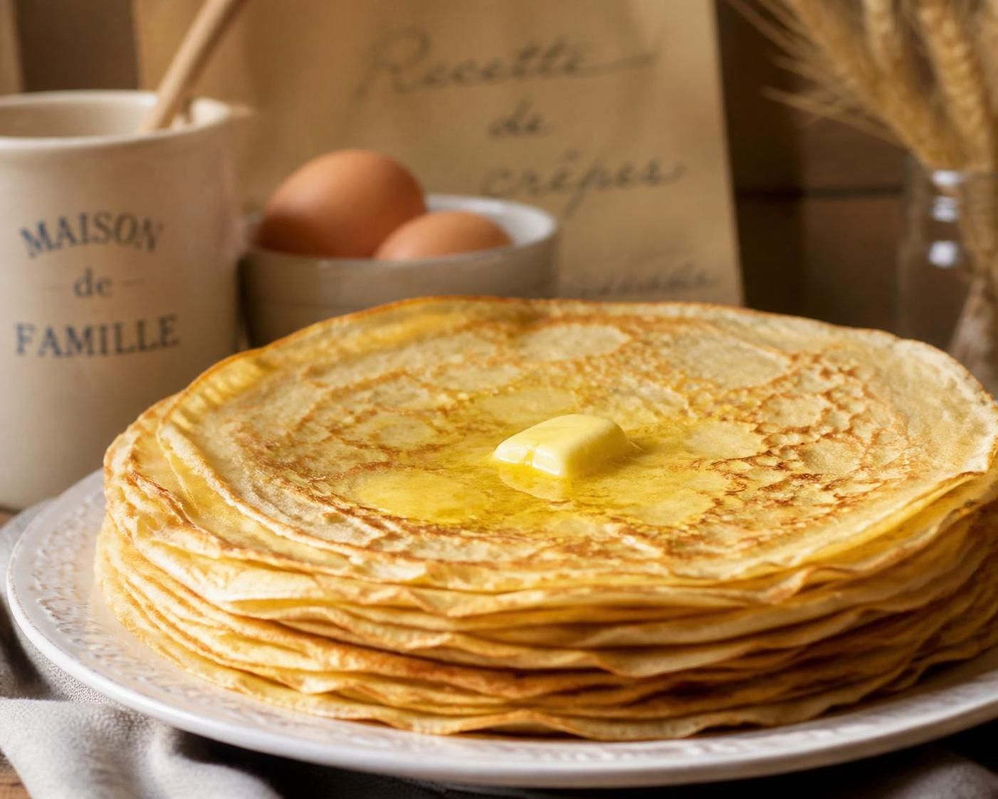 découvrez combien de crêpes vous pouvez faire avec 500 g de farine et apprenez les proportions exactes pour une pâte parfaite à chaque fois.